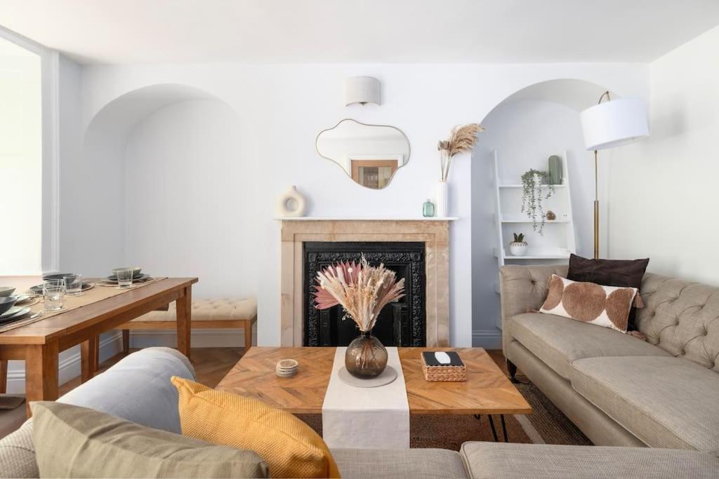 Spacious Apartment - 5 Minutes Walk To Bath Abbey Bagian luar foto